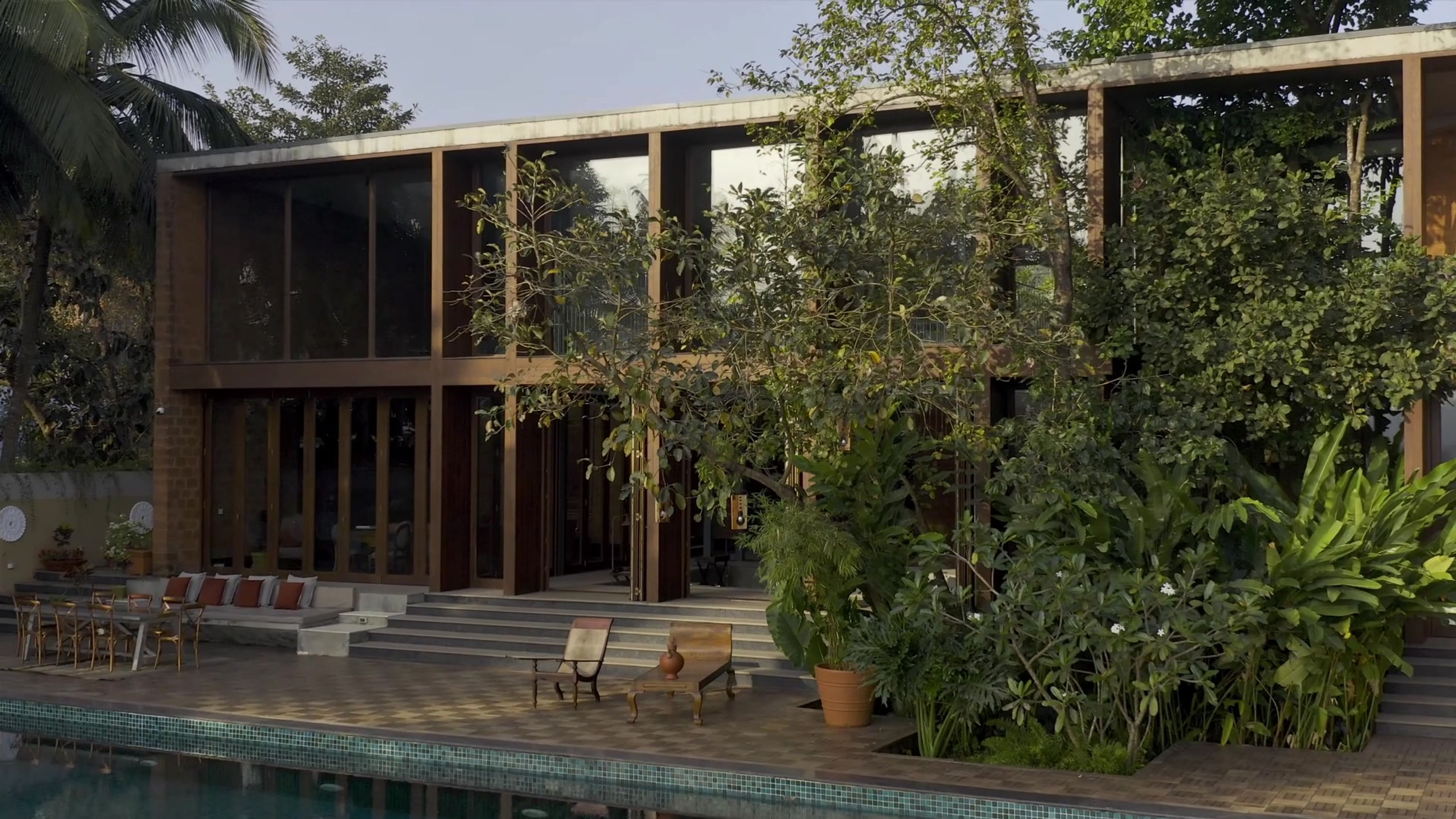 Glass Villa - Sameep Padora